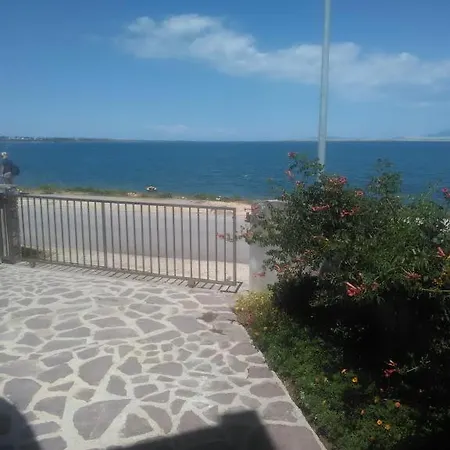 House On The Beach *